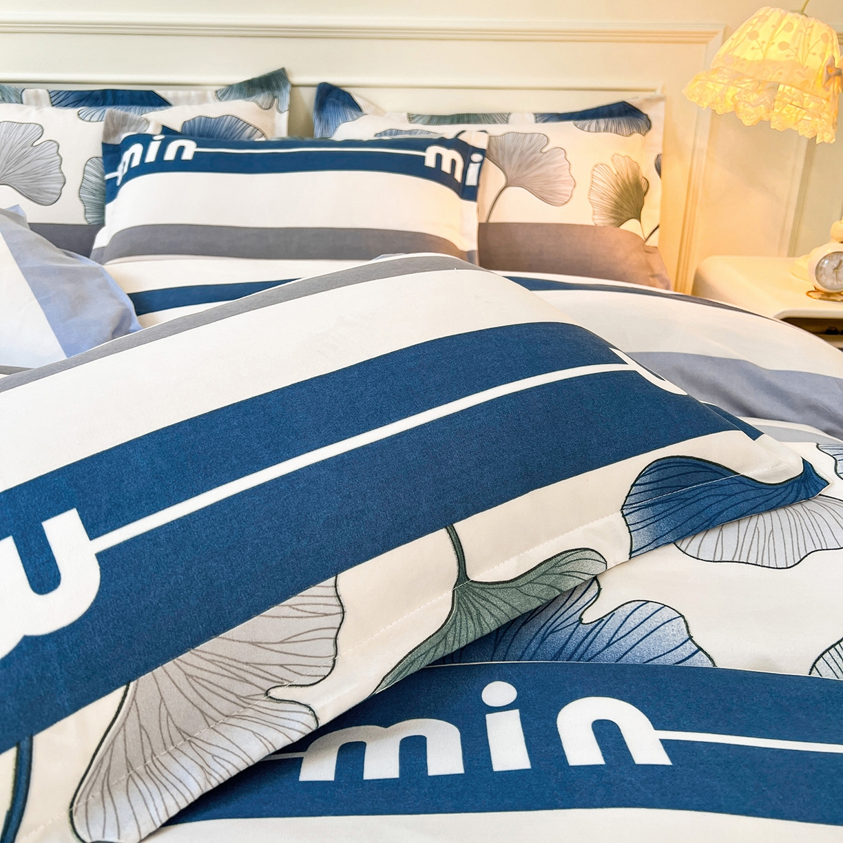 91家纺网 家纺一手货源 找家纺  爱一个家 2025新款植物羊绒四件套 杏叶声声