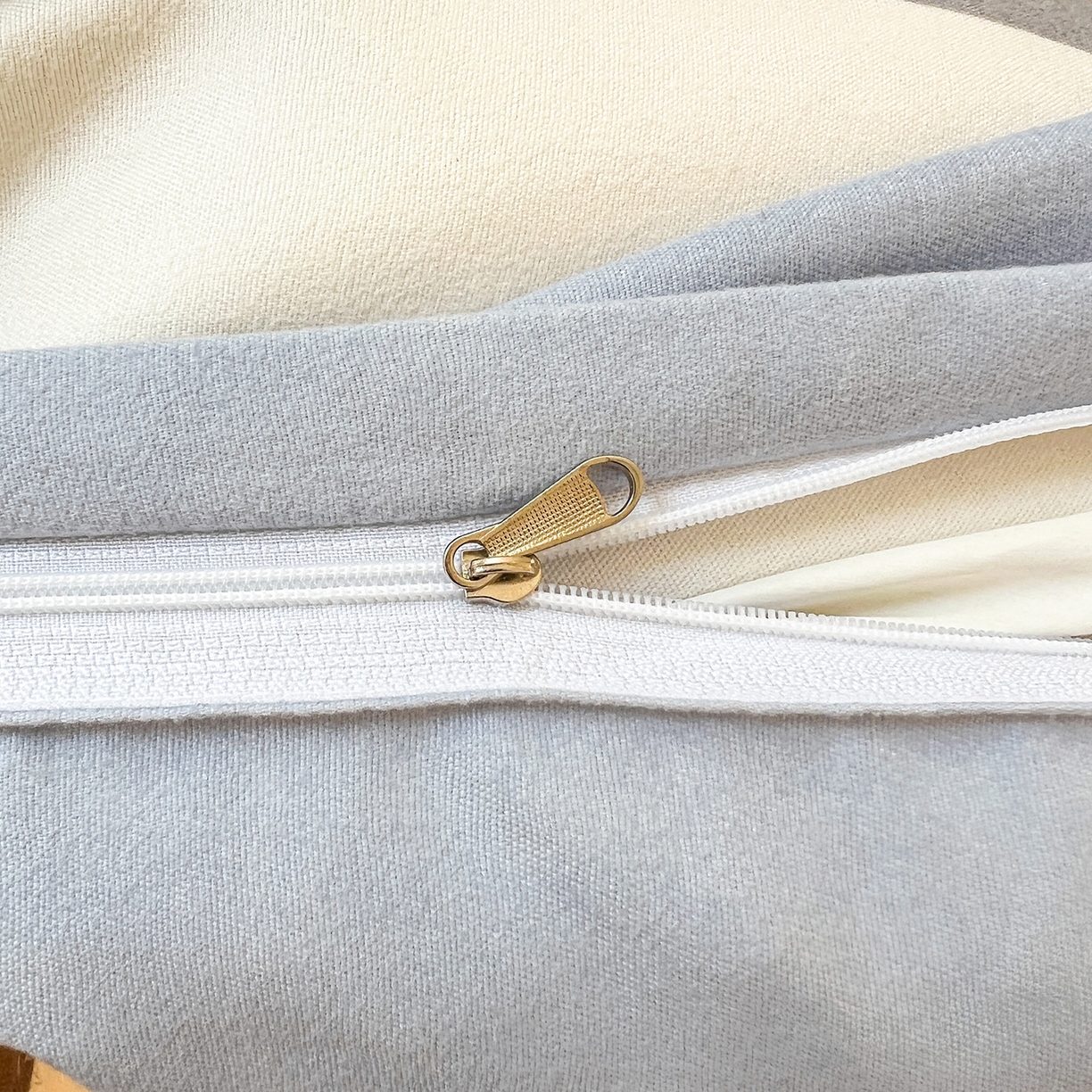 91家纺网 家纺一手货源 找家纺  爱一个家 2025新款植物羊绒四件套 杏叶声声