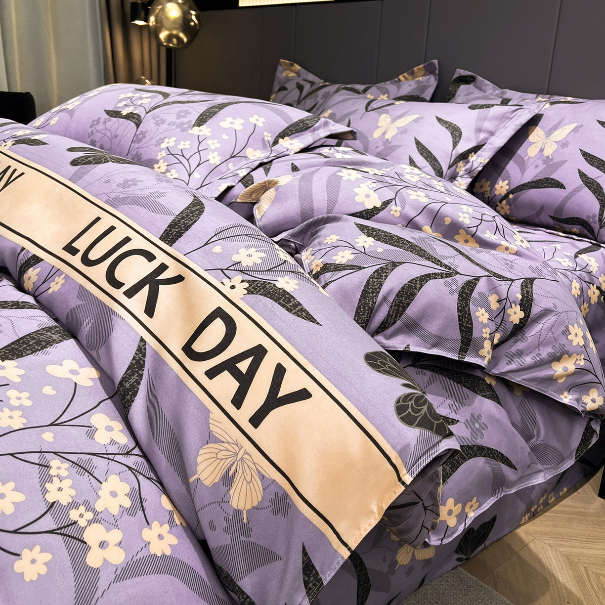 91家纺网 家纺一手货源 找家纺  爱一个家 2025新款植物羊绒四件套 幸运日