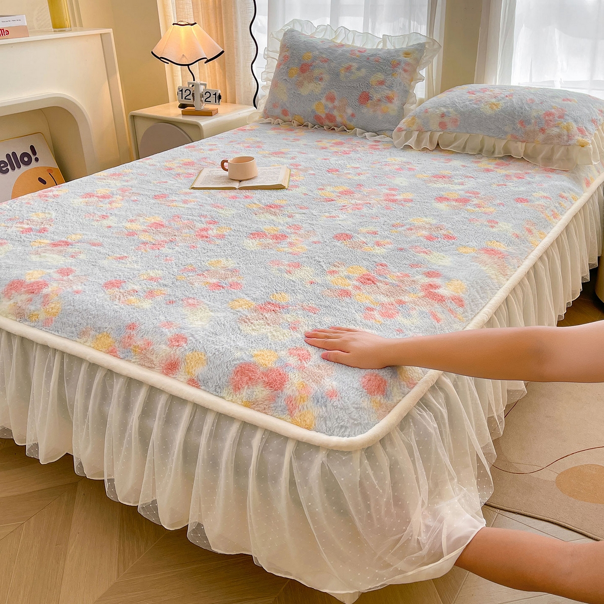 91家纺网 家纺一手货源 找家纺 （总）喜居 2025新款法式兔毛绒双层花边床裙款床笠