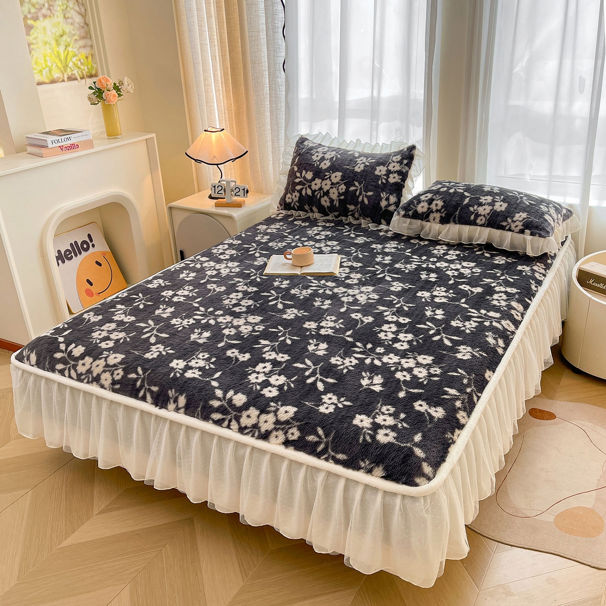 91家纺网 家纺一手货源 找家纺 喜居 2025新款法式兔毛绒双层花边床裙款床笠 山茶花