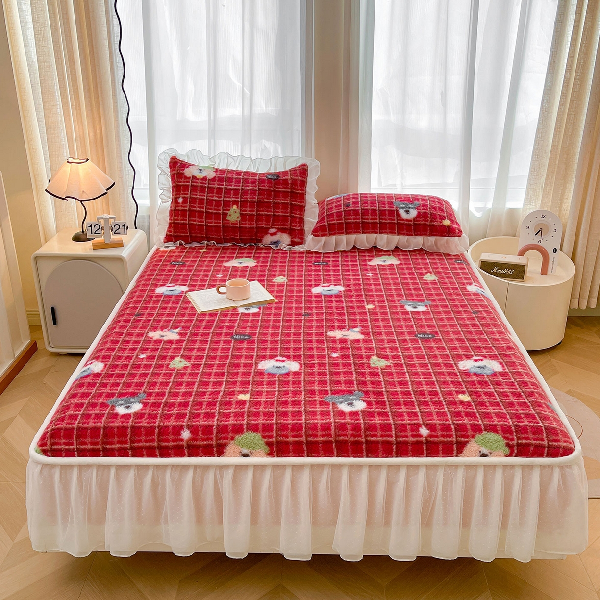 91家纺网 家纺一手货源 找家纺 喜居 2025新款法式兔毛绒双层花边床裙款床笠 圣诞风