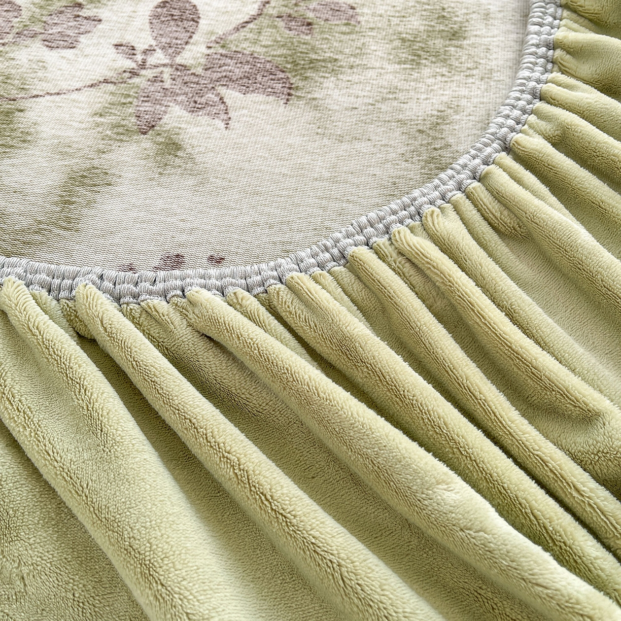 91家纺网 家纺一手货源 找家纺 喜居 2025新款法式兔毛绒双层花边床裙款床笠 绿野仙踪