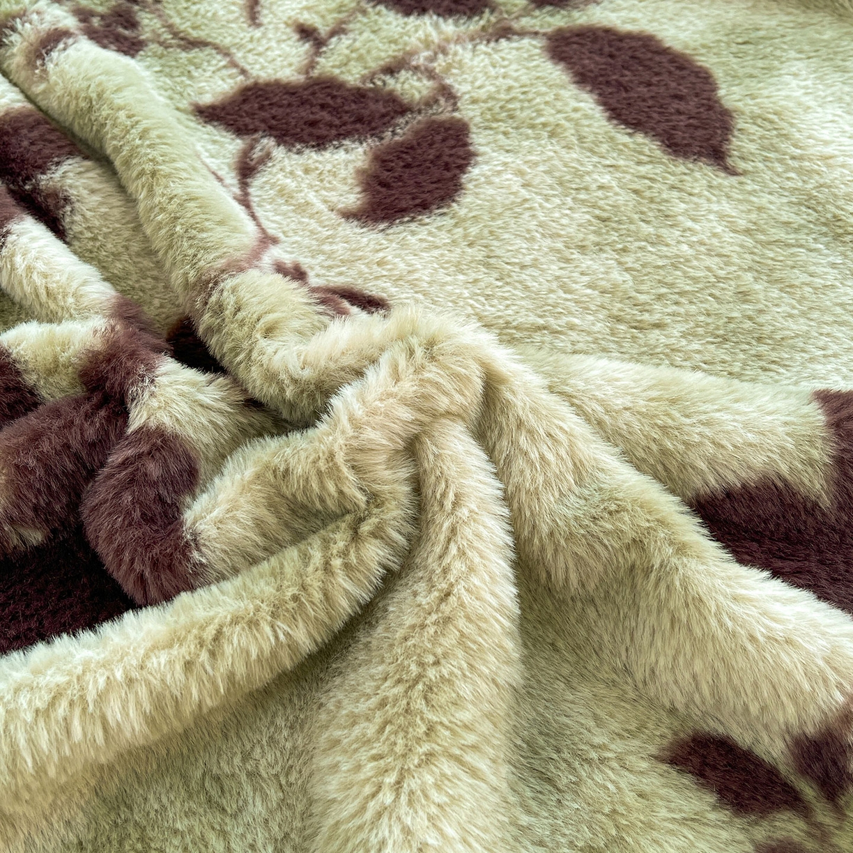 91家纺网 家纺一手货源 找家纺 喜居 2025新款法式兔毛绒双层花边床裙款床笠 绿野仙踪