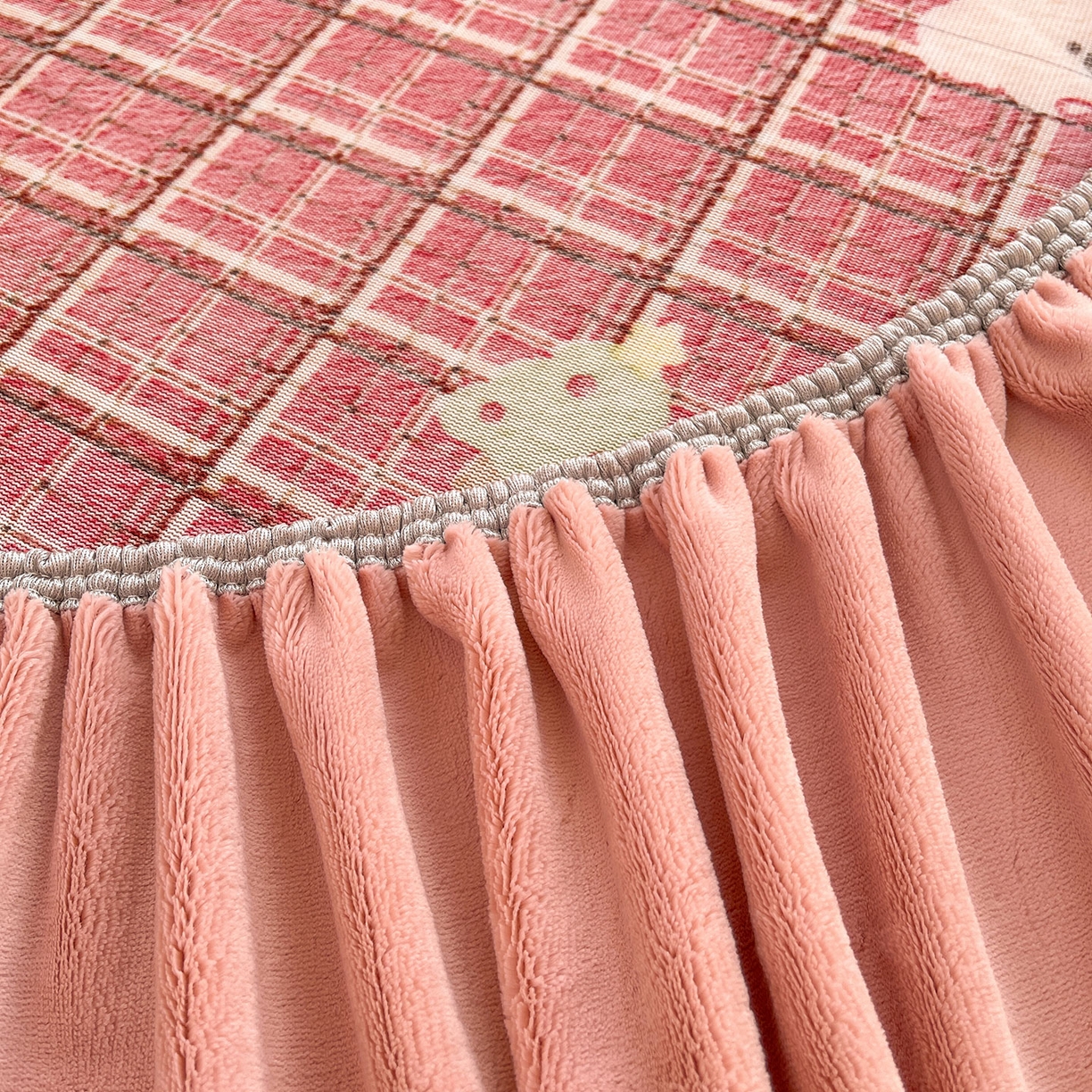 91家纺网 家纺一手货源 找家纺 喜居 2025新款法式兔毛绒双层花边床裙款床笠 圣诞风