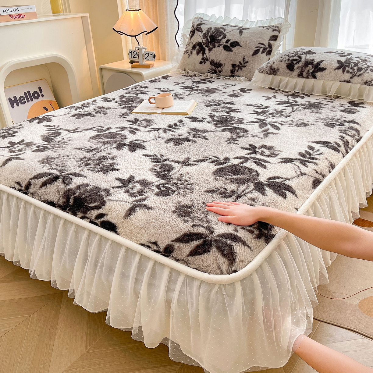 91家纺网 家纺一手货源 找家纺 （总）喜居 2025新款法式兔毛绒双层花边床裙款床笠