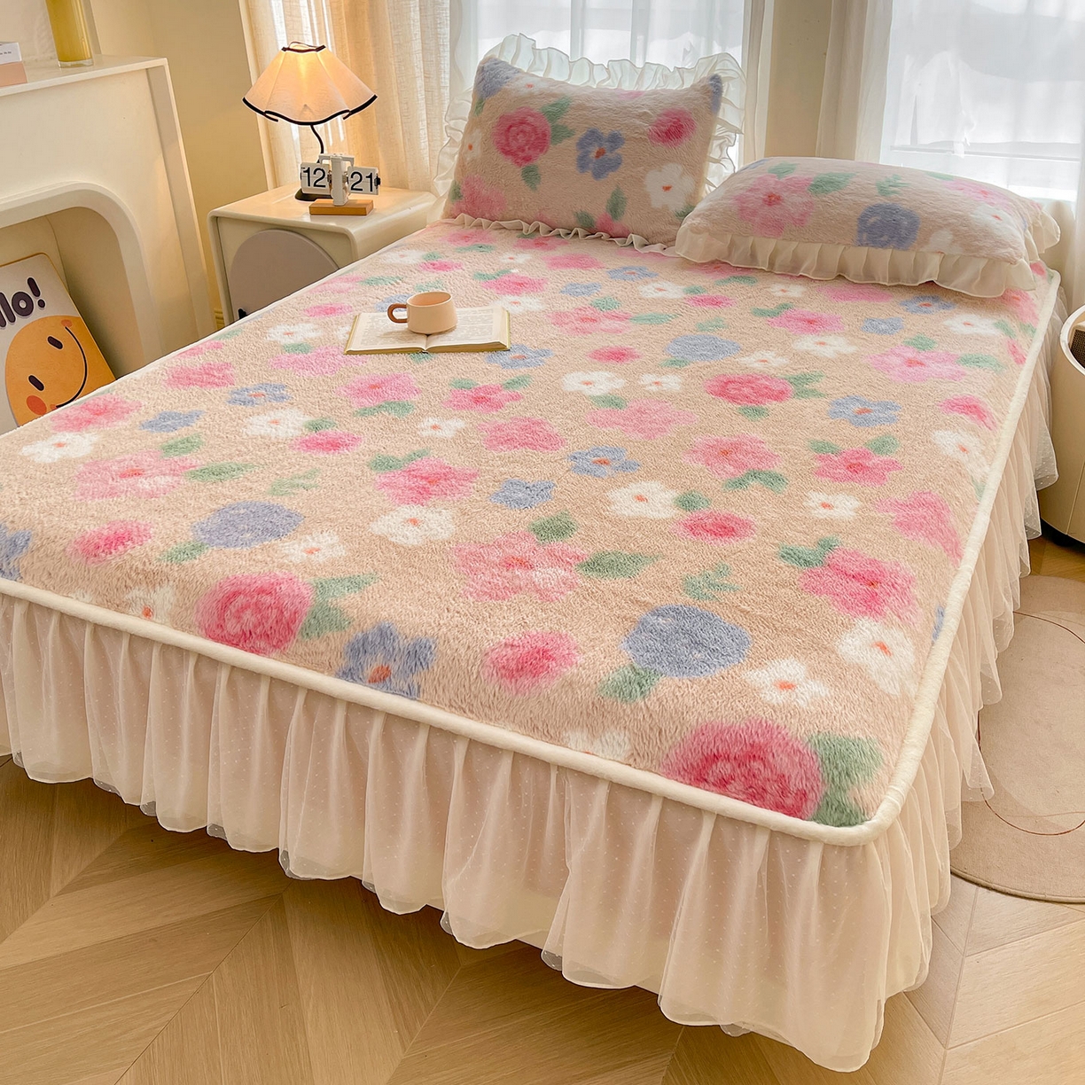 91家纺网 家纺一手货源 找家纺 喜居 2025新款法式兔毛绒双层花边床裙款床笠 花海-粉