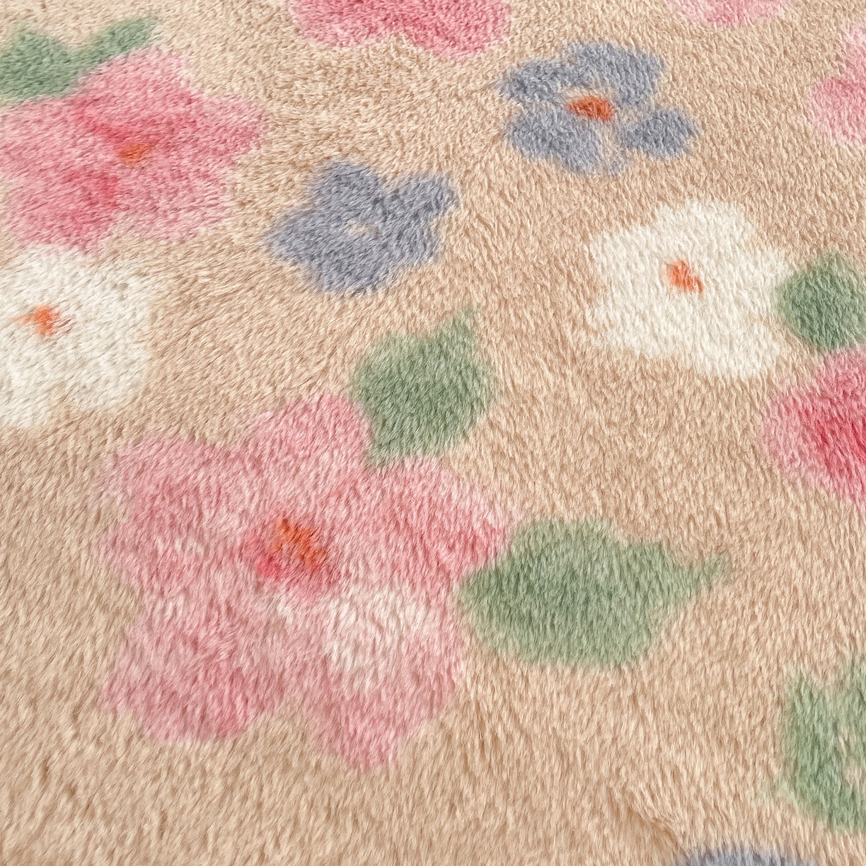 91家纺网 家纺一手货源 找家纺 喜居 2025新款法式兔毛绒双层花边床裙款床笠 花海-粉