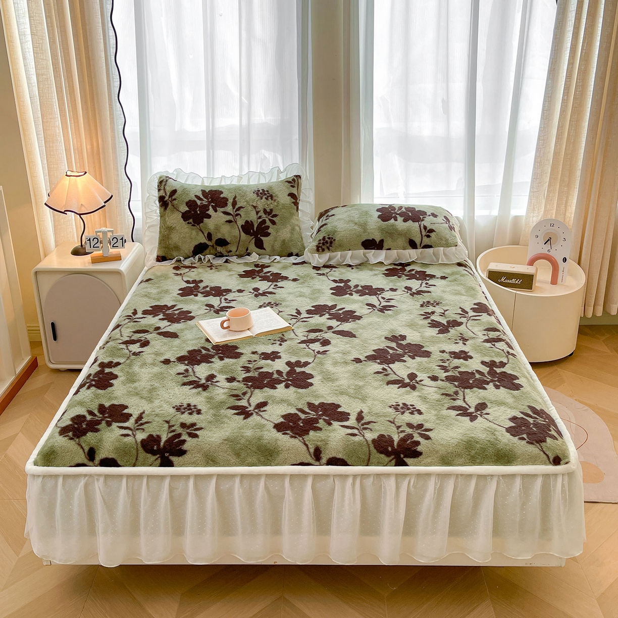 91家纺网 家纺一手货源 找家纺 喜居 2025新款法式兔毛绒双层花边床裙款床笠 绿野仙踪