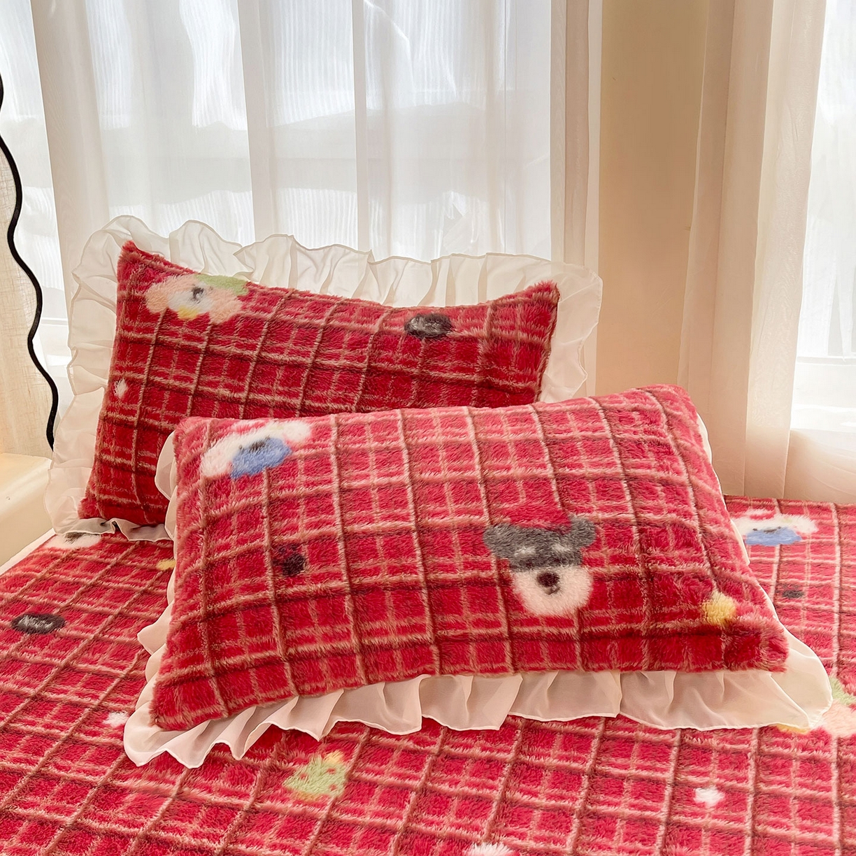 91家纺网 家纺一手货源 找家纺 喜居 2025新款法式兔毛绒双层花边床裙款床笠 圣诞风