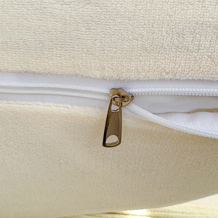 91家纺网 家纺一手货源 找家纺 乐坊 2025新款牛奶绒床头大靠背 甜萌仔-米白