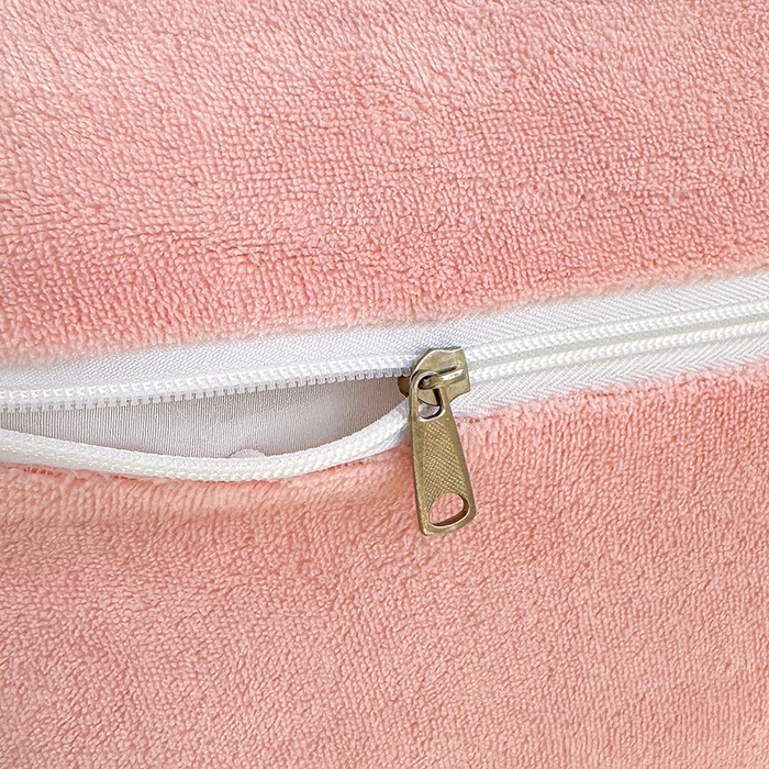 91家纺网 家纺一手货源 找家纺 乐坊 2025新款牛奶绒床头大靠背 可爱猪猪-粉