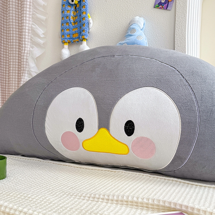 91家纺网 家纺一手货源 找家纺 乐坊 2025新款牛奶绒床头大靠背 企鹅