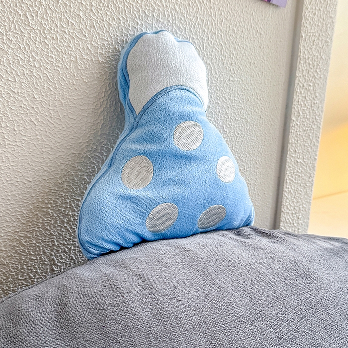 91家纺网 家纺一手货源 找家纺 乐坊 2025新款牛奶绒床头大靠背 企鹅