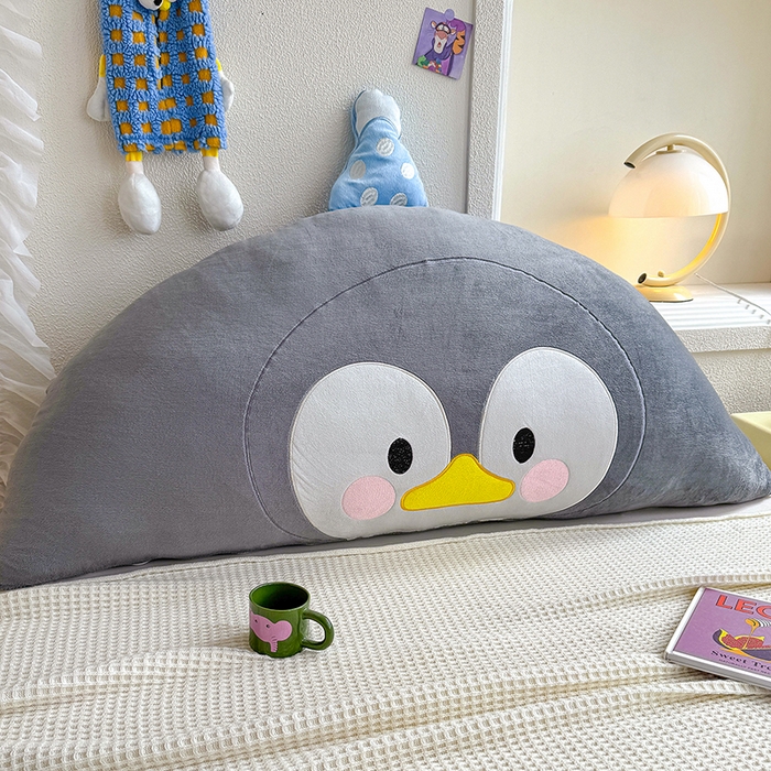 91家纺网 家纺一手货源 找家纺 乐坊 2025新款牛奶绒床头大靠背 企鹅