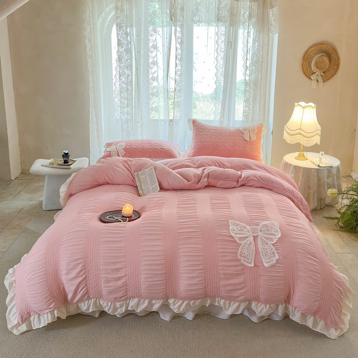 91家纺网 家纺一手货源 找家纺 （总）梵克保罗 2025新款亲肤舒适牛奶绒花边床盖四件套