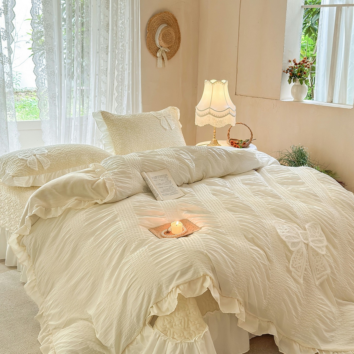 91家纺网 家纺一手货源 找家纺 梵克保罗 2025新款亲肤舒适牛奶绒花边床盖四件套 浅米