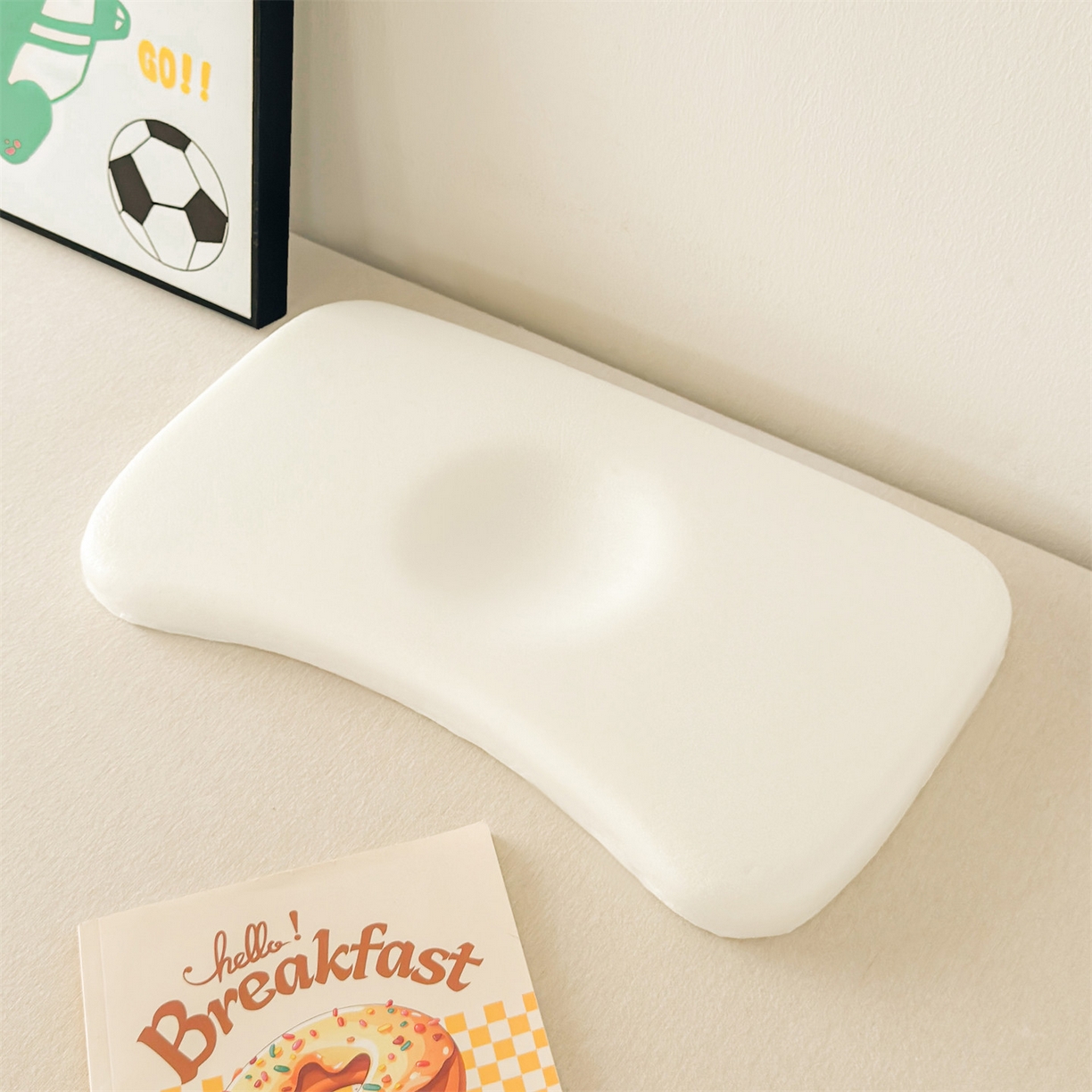 91家纺网 家纺一手货源 找家纺 麦肯锡 2025新款卡通刺绣婴童记忆枕  枕头枕芯 粉色/只