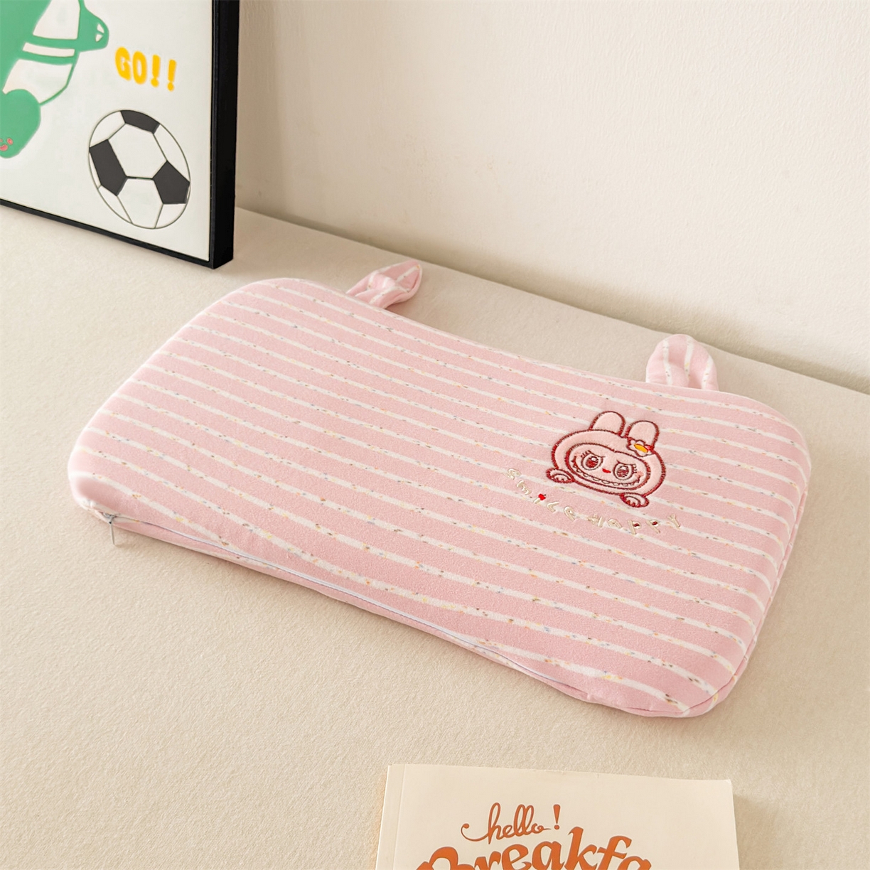 91家纺网 家纺一手货源 找家纺 麦肯锡 2025新款卡通刺绣婴童记忆枕  枕头枕芯 粉色/只