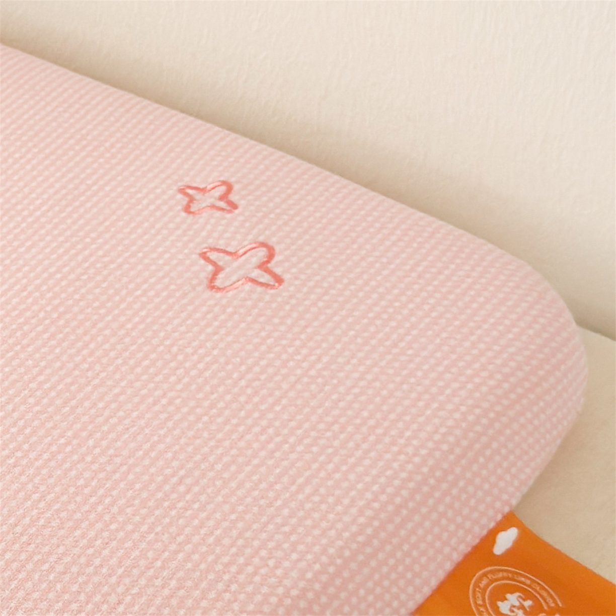 91家纺网 家纺一手货源 找家纺 （总）麦肯锡 2025新款卡通小恐龙婴童记忆枕 枕头枕芯