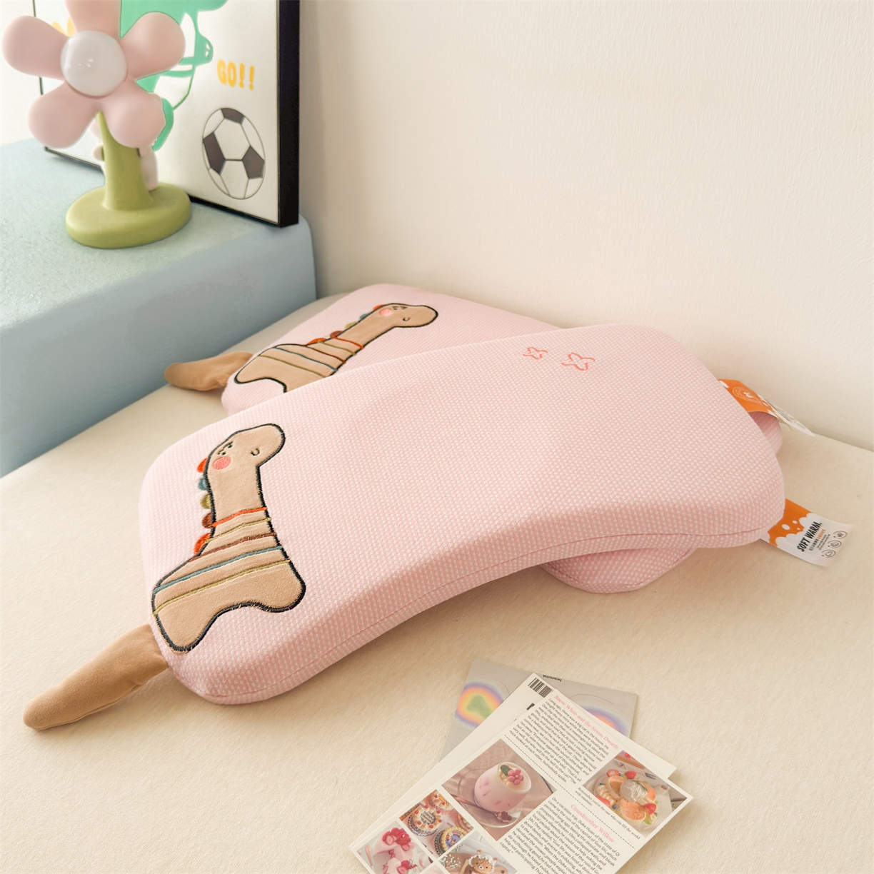 91家纺网 家纺一手货源 找家纺 （总）麦肯锡 2025新款卡通小恐龙婴童记忆枕 枕头枕芯