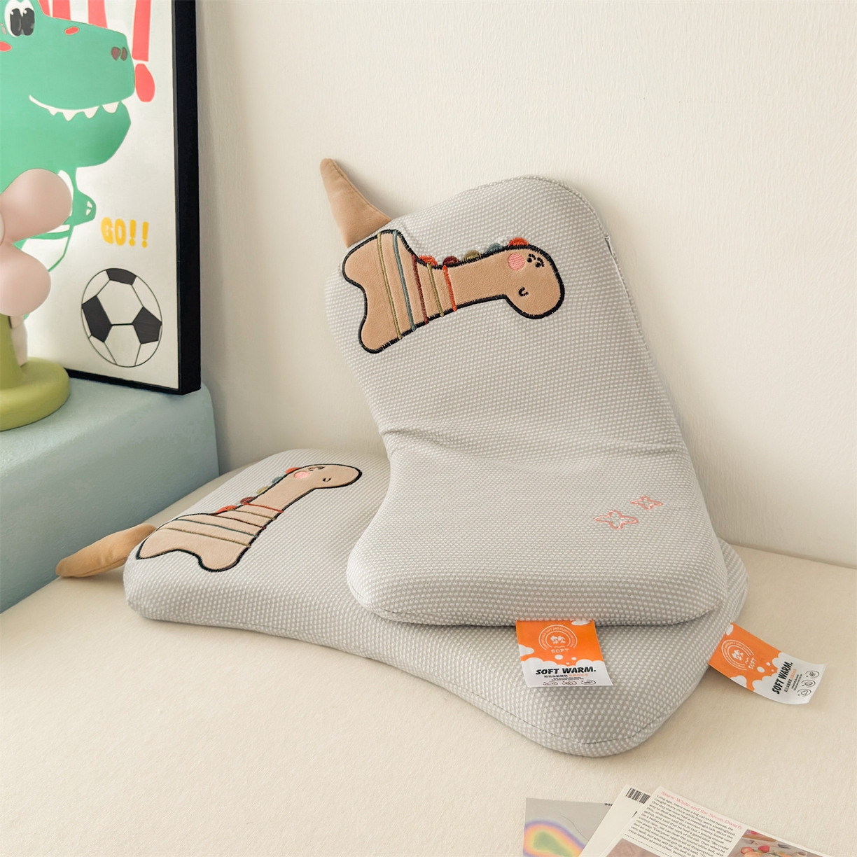 91家纺网 家纺一手货源 找家纺 麦肯锡 2025新款卡通小恐龙婴童记忆枕 枕头枕芯 灰色/对