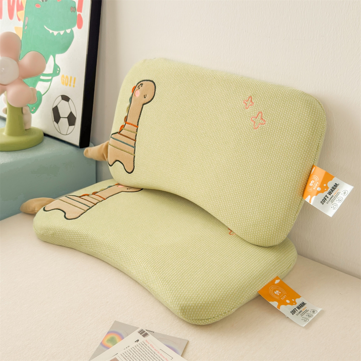 91家纺网 家纺一手货源 找家纺 麦肯锡 2025新款卡通小恐龙婴童记忆枕 枕头枕芯 绿色/对
