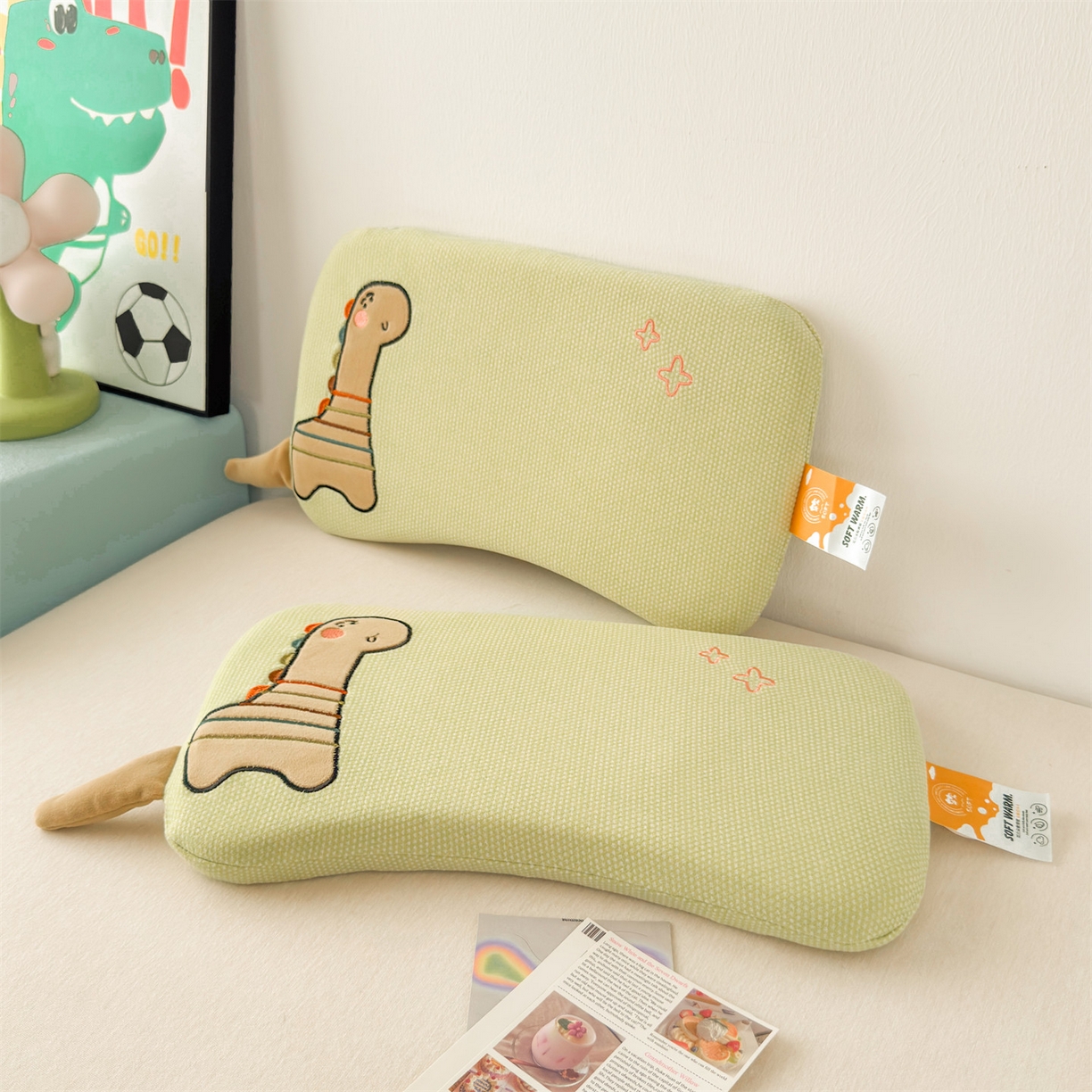 91家纺网 家纺一手货源 找家纺 麦肯锡 2025新款卡通小恐龙婴童记忆枕 枕头枕芯 绿色/只