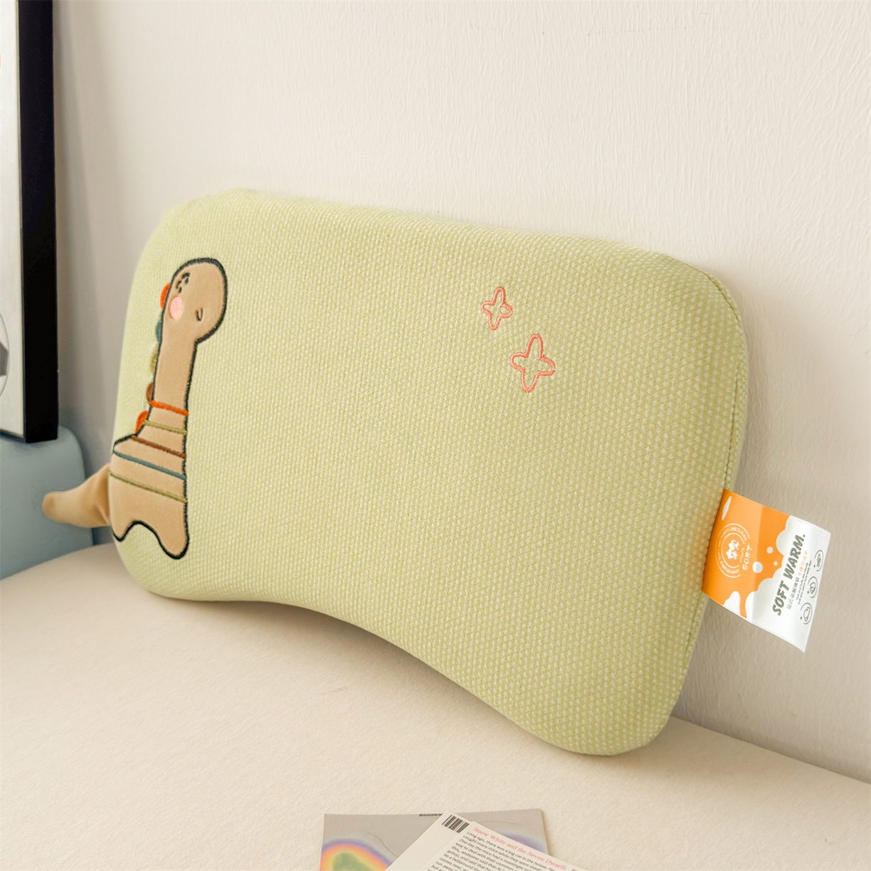 91家纺网 家纺一手货源 找家纺 麦肯锡 2025新款卡通小恐龙婴童记忆枕 枕头枕芯 绿色/只