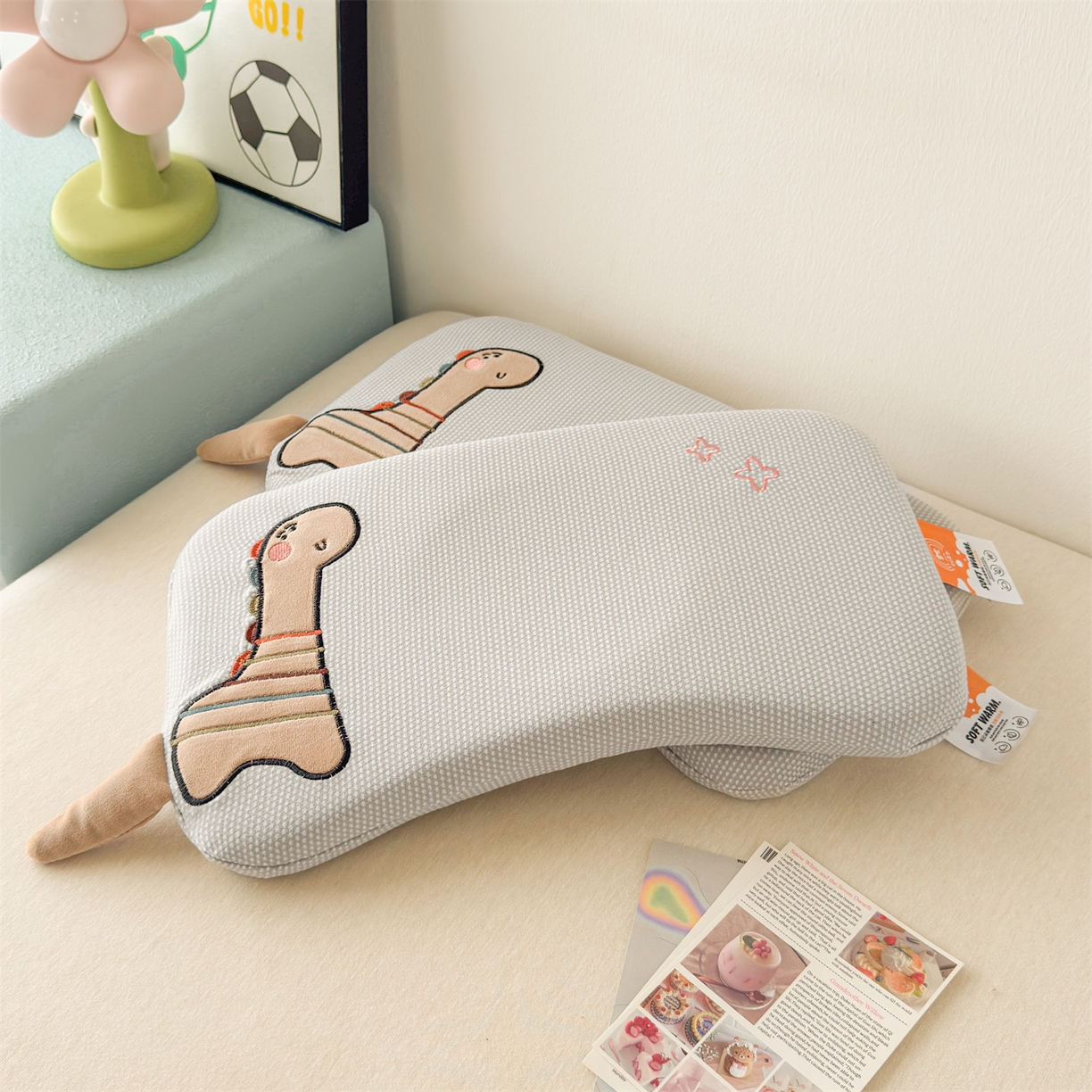 91家纺网 家纺一手货源 找家纺 麦肯锡 2025新款卡通小恐龙婴童记忆枕 枕头枕芯 灰色/对
