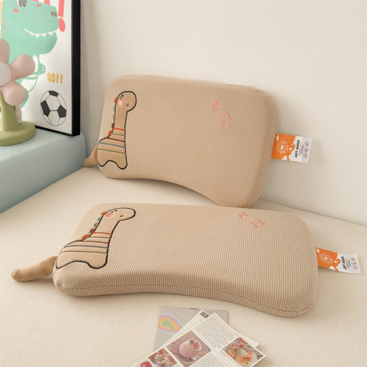 91家纺网 家纺一手货源 找家纺 麦肯锡 2025新款卡通小恐龙婴童记忆枕 枕头枕芯 咖色/只