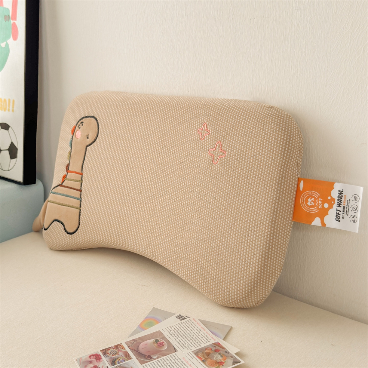 91家纺网 家纺一手货源 找家纺 麦肯锡 2025新款卡通小恐龙婴童记忆枕 枕头枕芯 咖色/只