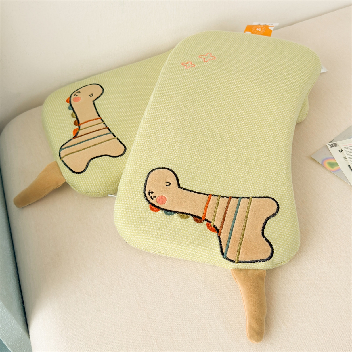 91家纺网 家纺一手货源 找家纺 麦肯锡 2025新款卡通小恐龙婴童记忆枕 枕头枕芯 绿色/只