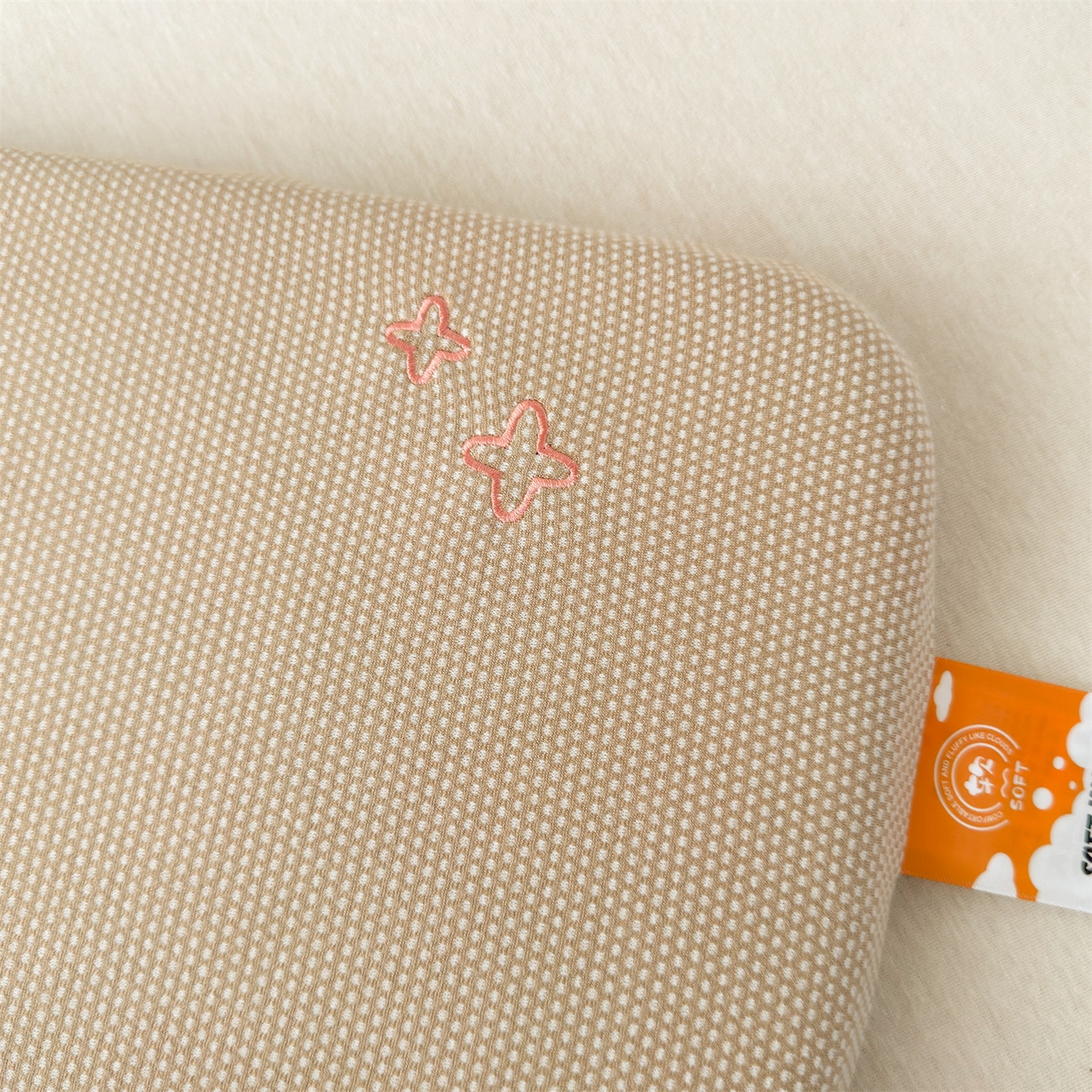 91家纺网 家纺一手货源 找家纺 麦肯锡 2025新款卡通小恐龙婴童记忆枕 枕头枕芯 咖色/对