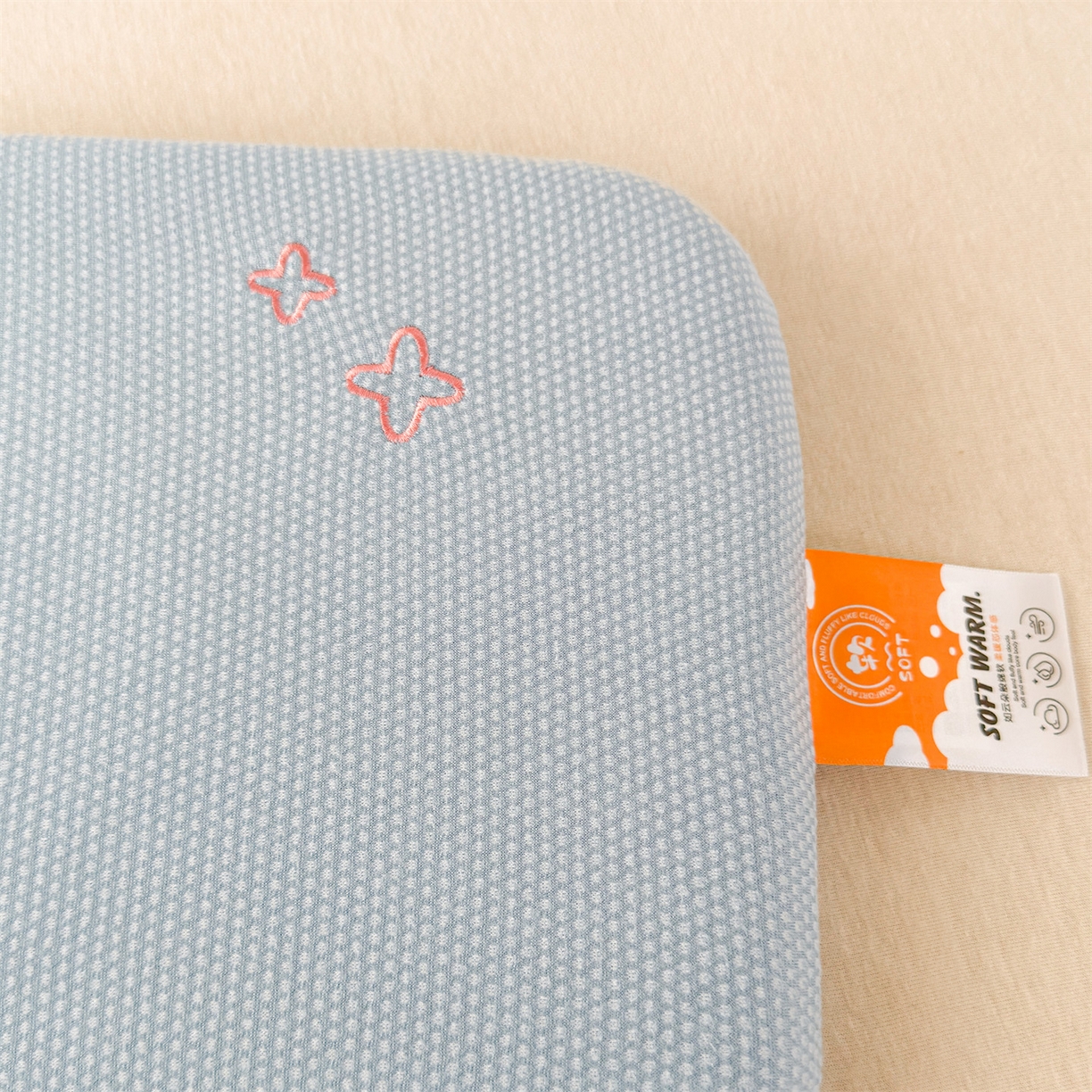 91家纺网 家纺一手货源 找家纺 麦肯锡 2025新款卡通小恐龙婴童记忆枕 枕头枕芯 蓝色/只