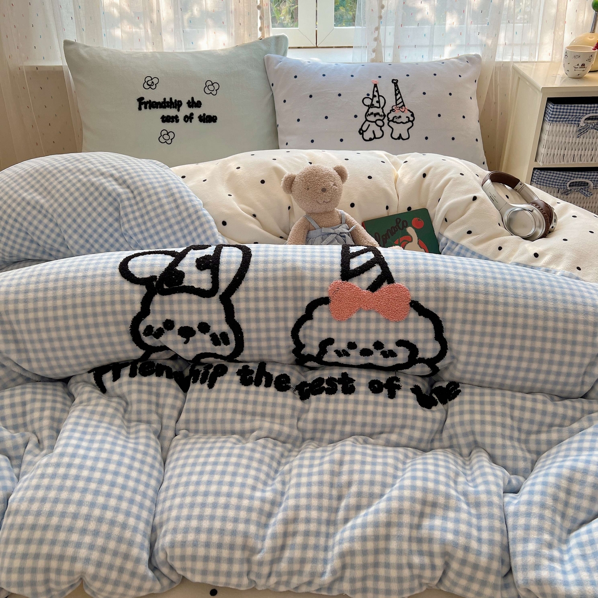 91家纺网 家纺一手货源 找家纺 （总）顾里家纺 2025秋冬新款童趣毛巾绣印花牛奶绒四件套