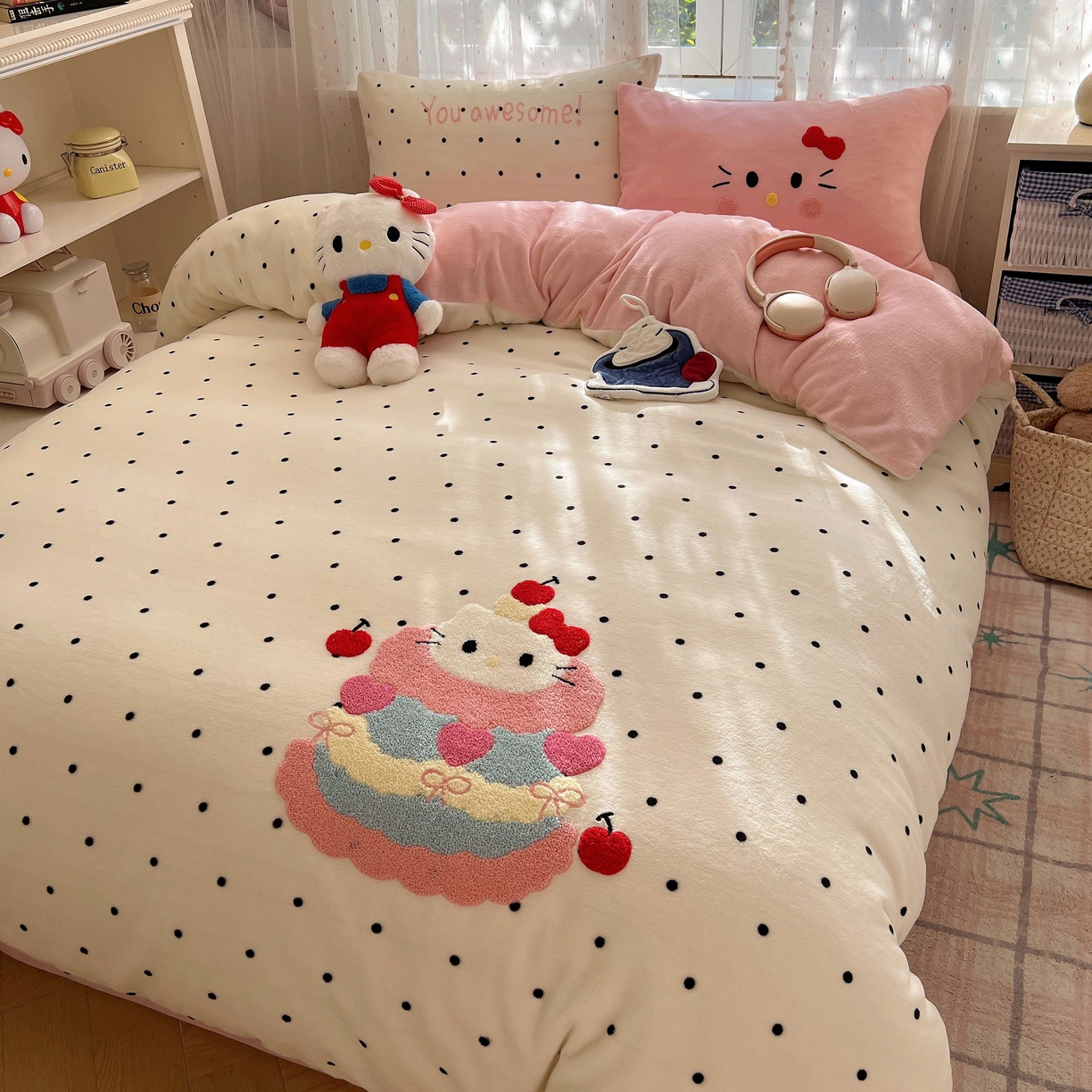 91家纺网 家纺一手货源 找家纺 顾里家纺 2025秋冬新款童趣毛巾绣印花牛奶绒四件套 波点蛋糕猫