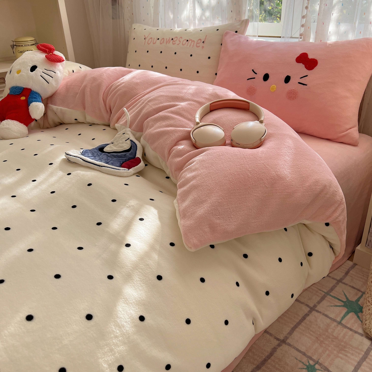 91家纺网 家纺一手货源 找家纺 顾里家纺 2025秋冬新款童趣毛巾绣印花牛奶绒四件套 波点蛋糕猫