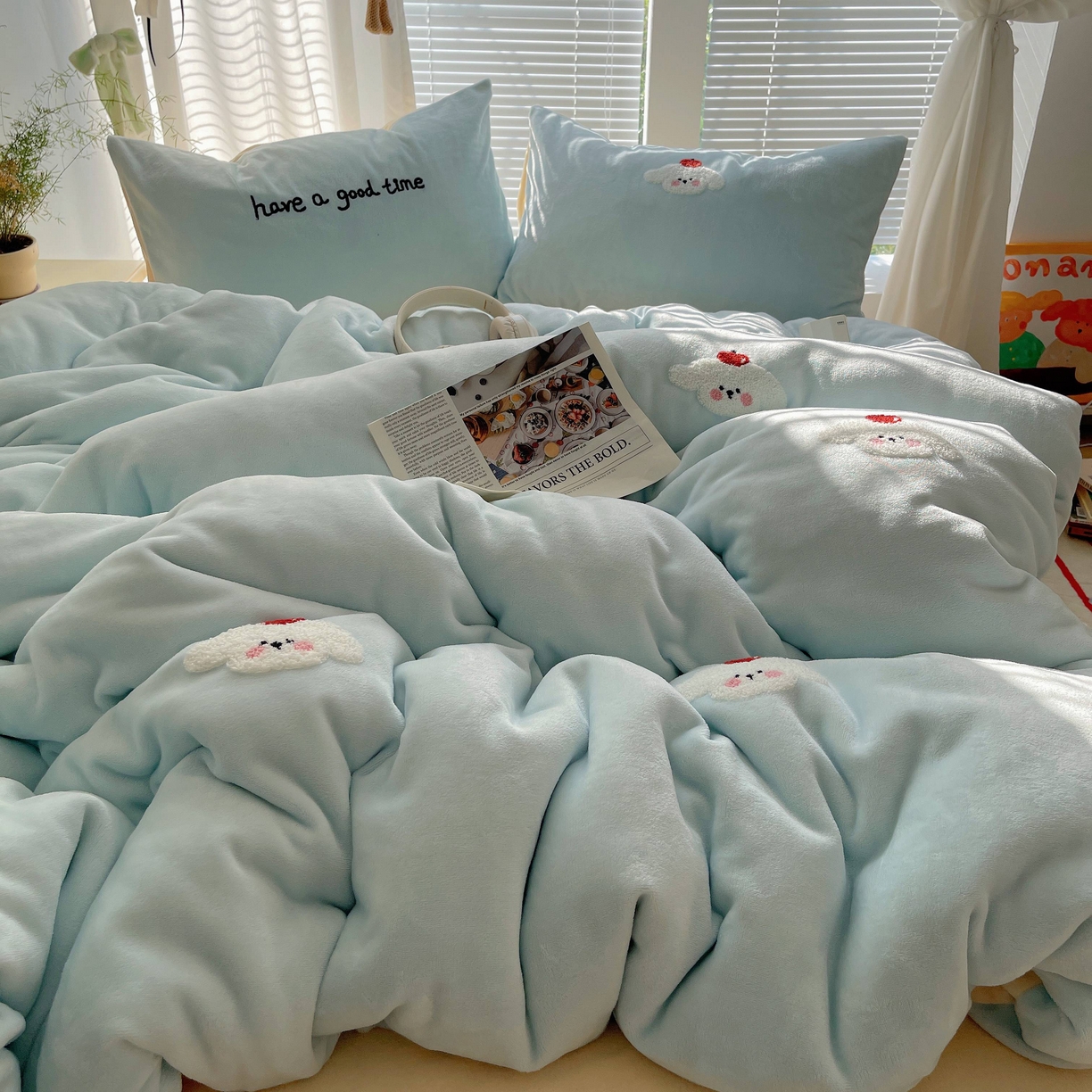 顾里家纺 2025秋冬新款童趣毛巾绣印花牛奶绒四件套 苹果狗