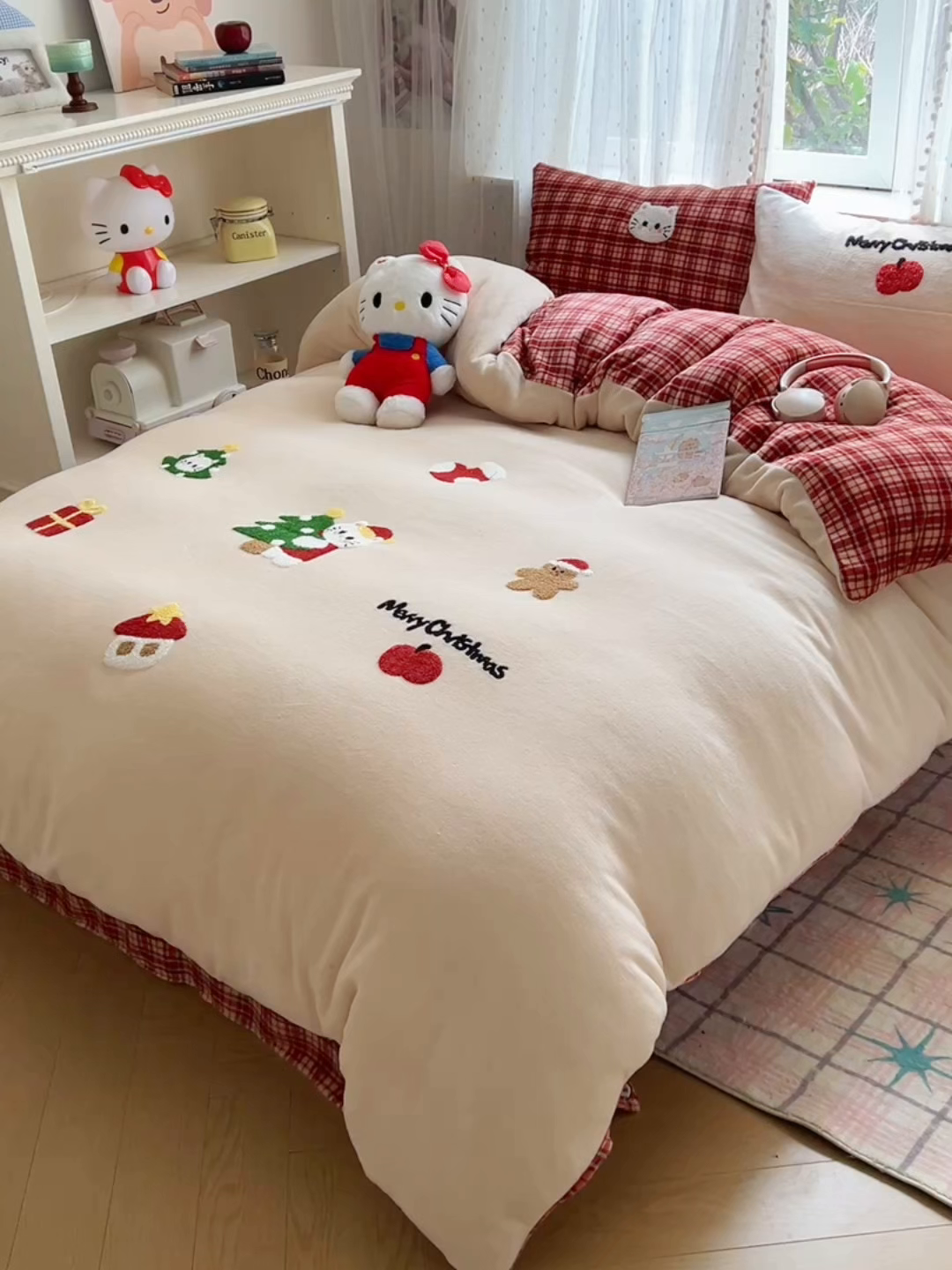 91家纺网 家纺一手货源 找家纺 顾里家纺 2025秋冬新款童趣毛巾绣印花牛奶绒四件套 圣诞猫咪