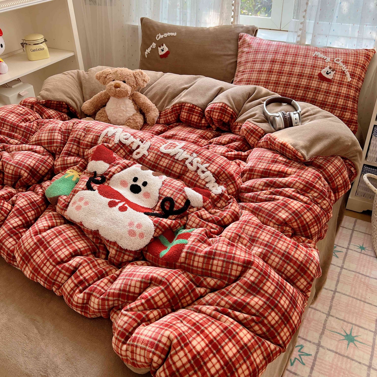 91家纺网 家纺一手货源 找家纺 顾里家纺 2025秋冬新款童趣毛巾绣印花牛奶绒四件套 圣诞麋鹿