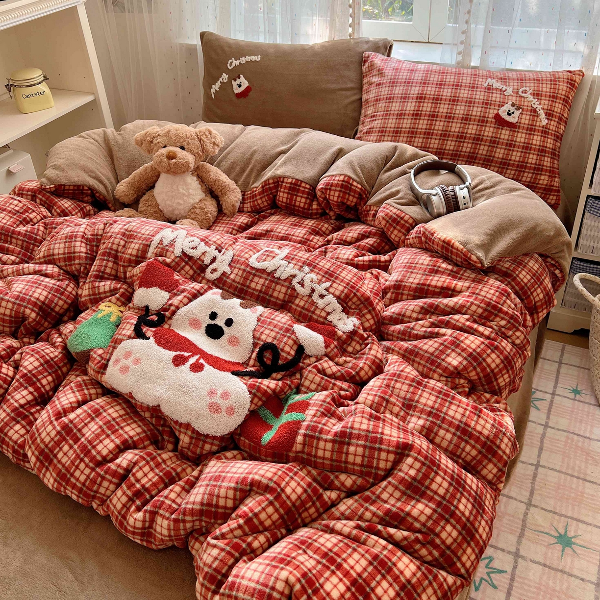 91家纺网 家纺一手货源 找家纺 顾里家纺 2025秋冬新款童趣毛巾绣印花牛奶绒四件套 圣诞麋鹿