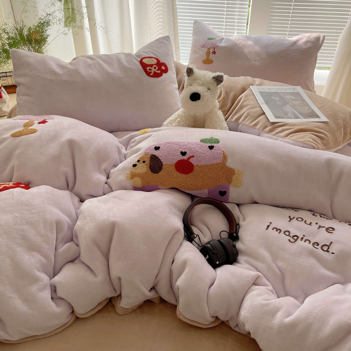 顾里家纺 2025秋冬新款童趣毛巾绣印花牛奶绒四件套 台灯腊肠狗