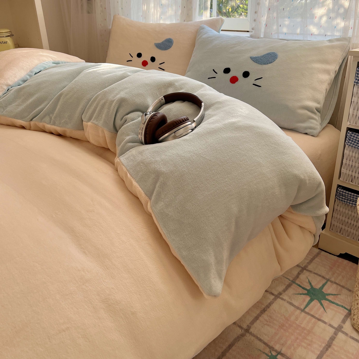 91家纺网 家纺一手货源 找家纺 顾里家纺 2025秋冬新款童趣毛巾绣印花牛奶绒四件套 晚安小狗