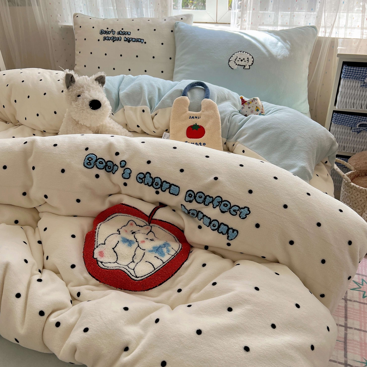 91家纺网 家纺一手货源 找家纺 顾里家纺 2025秋冬新款童趣毛巾绣印花牛奶绒四件套 星辰小熊