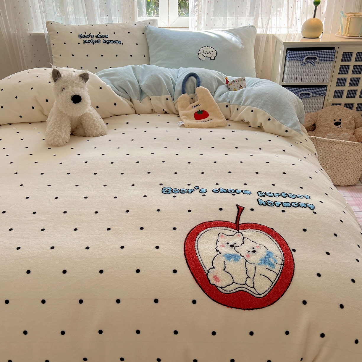 91家纺网 家纺一手货源 找家纺 顾里家纺 2025秋冬新款童趣毛巾绣印花牛奶绒四件套 星辰小熊