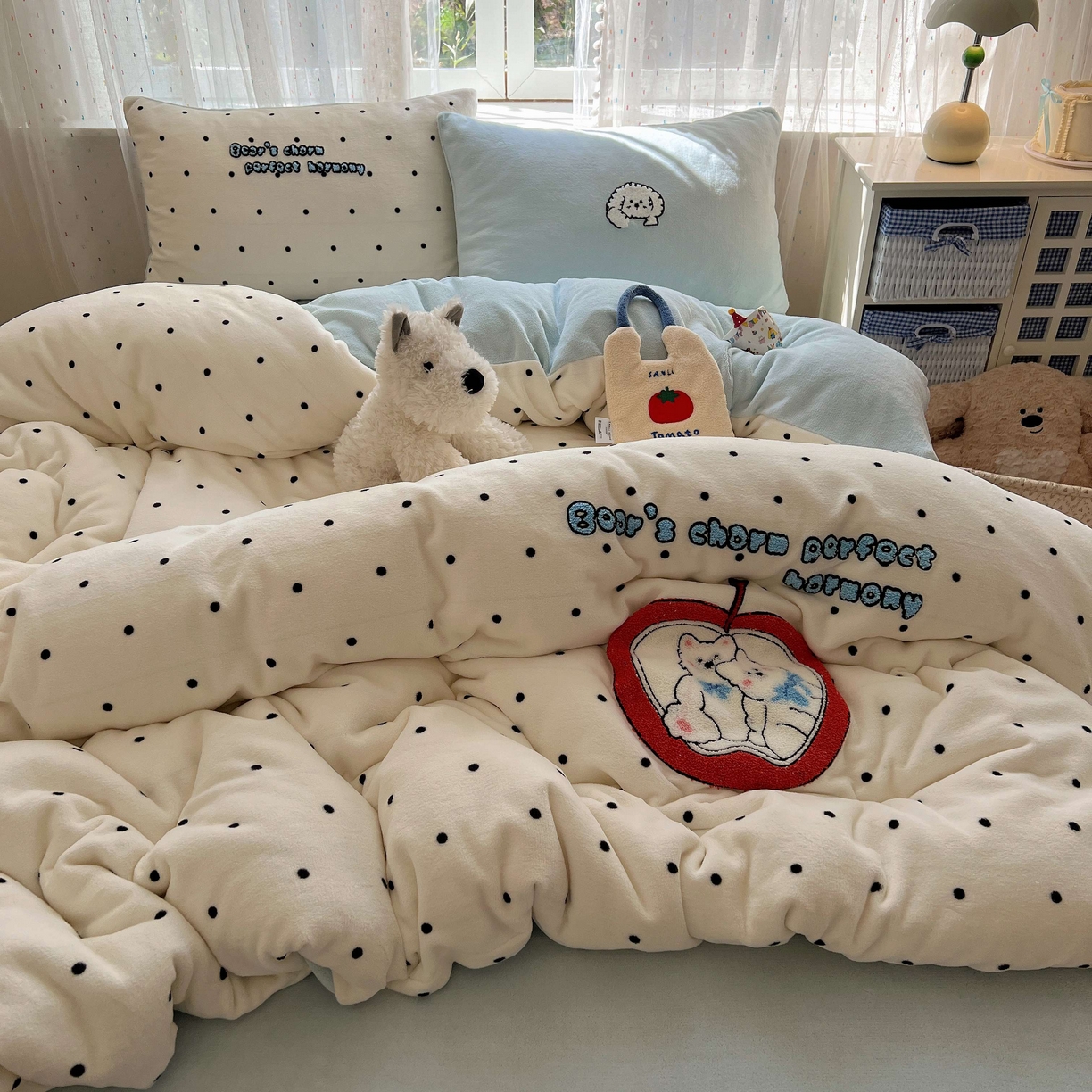 91家纺网 家纺一手货源 找家纺 顾里家纺 2025秋冬新款童趣毛巾绣印花牛奶绒四件套 星辰小熊