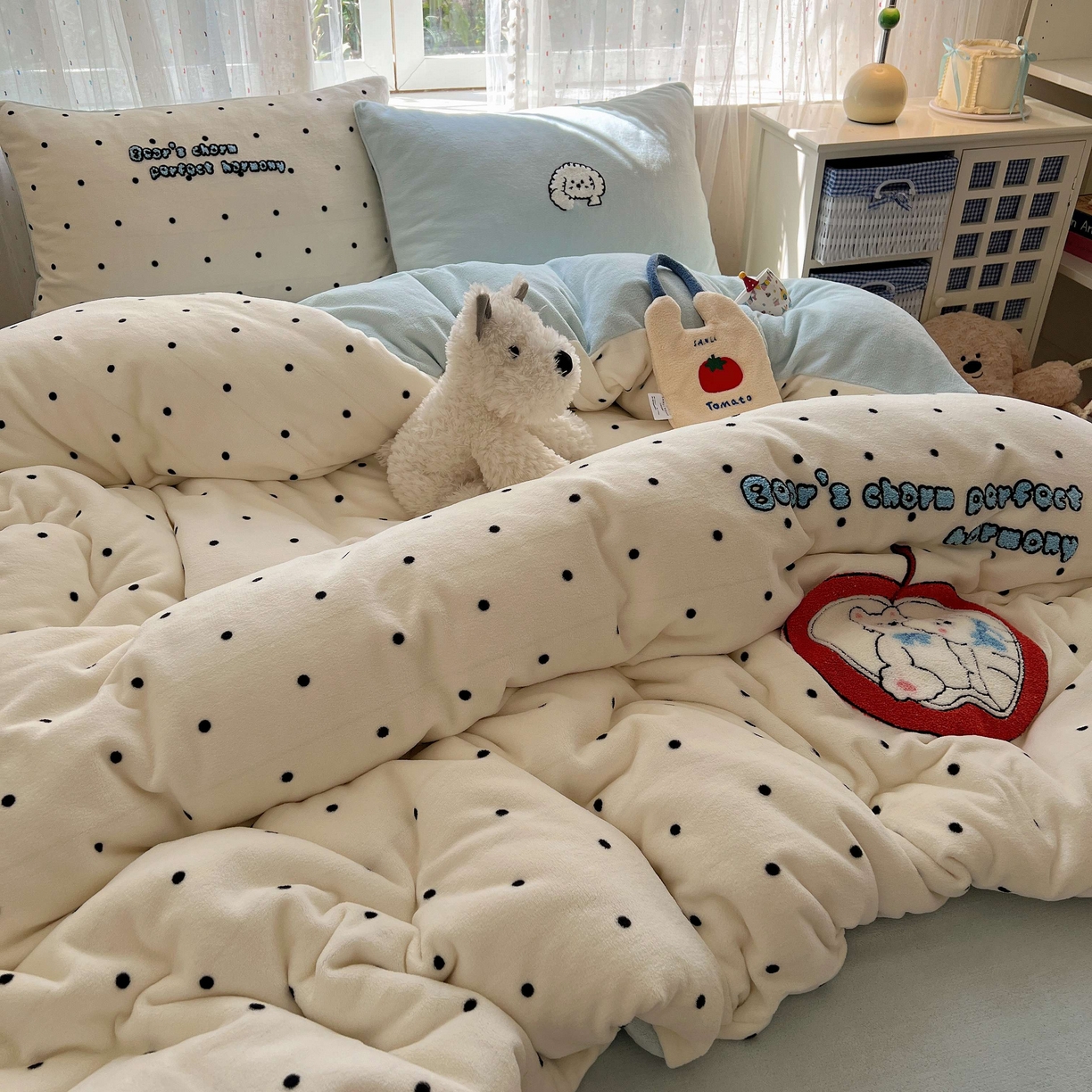 91家纺网 家纺一手货源 找家纺 顾里家纺 2025秋冬新款童趣毛巾绣印花牛奶绒四件套 星辰小熊