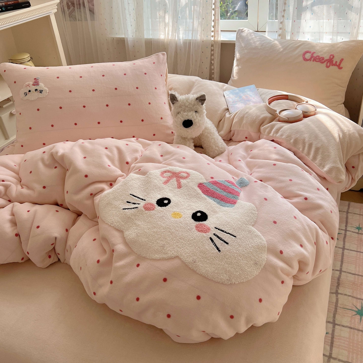 91家纺网 家纺一手货源 找家纺 顾里家纺 2025秋冬新款童趣毛巾绣印花牛奶绒四件套 云朵喵酱