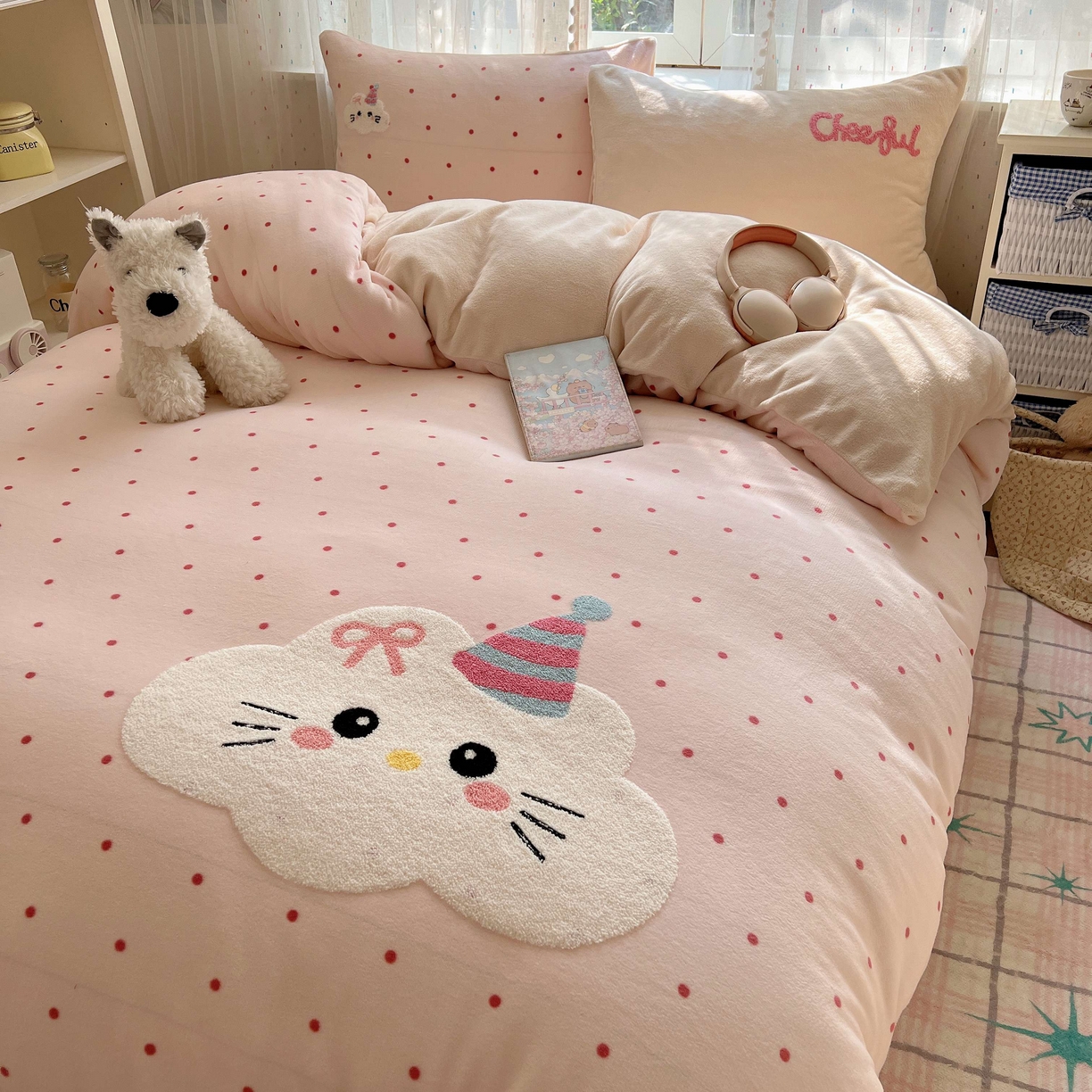 91家纺网 家纺一手货源 找家纺 顾里家纺 2025秋冬新款童趣毛巾绣印花牛奶绒四件套 云朵喵酱